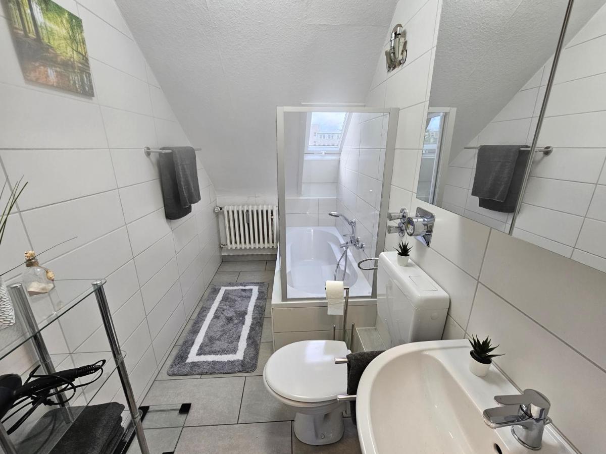 Exklusives Und Helles Dachgeschoss-Apartment No 3 Im Zentrum Von Kassel, Schnelles 1Gbit Internet, Geschirrspueler, Boxspringbetten المظهر الخارجي الصورة